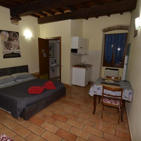 Appartement Via Della Posterna à Spolète Extérieur photo