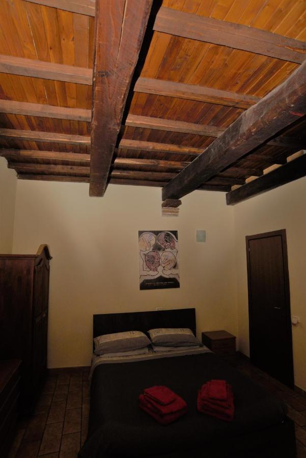 Appartement Via Della Posterna à Spolète Extérieur photo