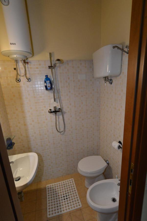 Appartement Via Della Posterna à Spolète Extérieur photo