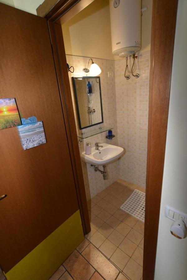Appartement Via Della Posterna à Spolète Extérieur photo