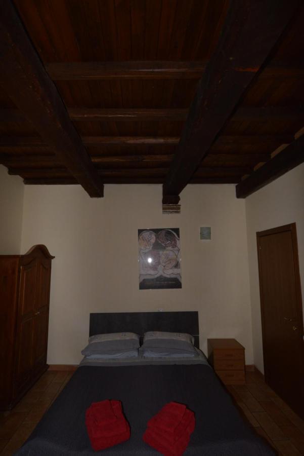 Appartement Via Della Posterna à Spolète Extérieur photo