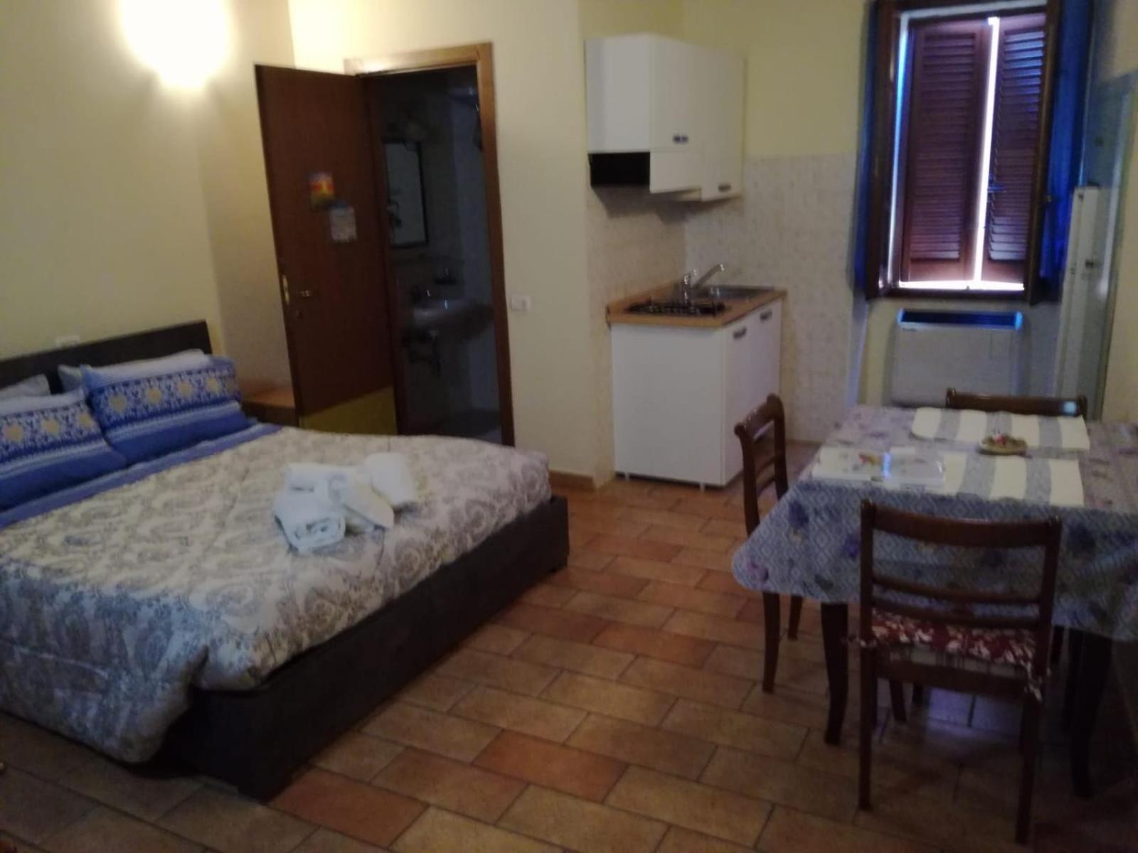 Appartement Via Della Posterna à Spolète Extérieur photo