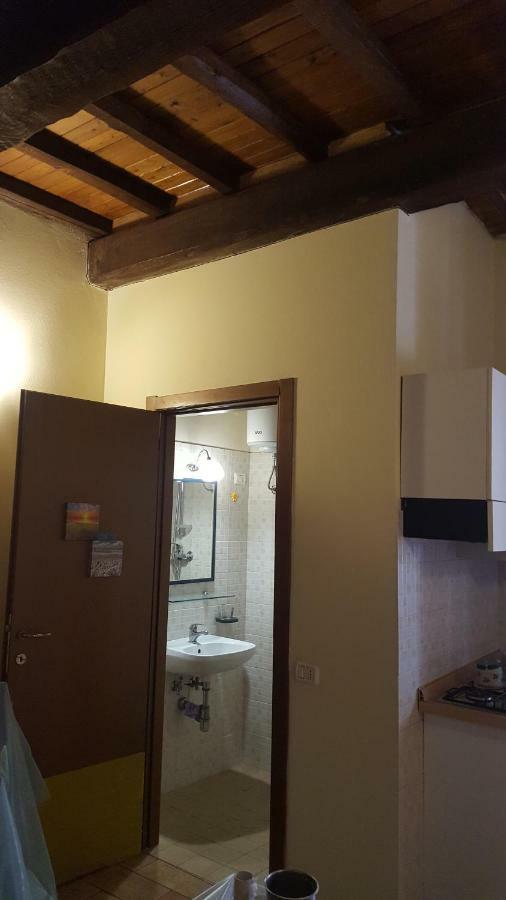 Appartement Via Della Posterna à Spolète Extérieur photo