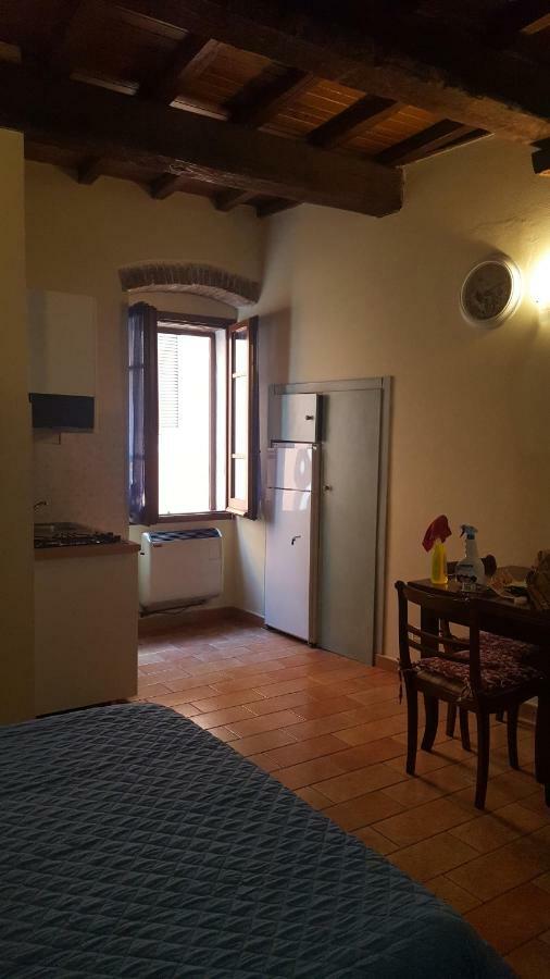 Appartement Via Della Posterna à Spolète Extérieur photo
