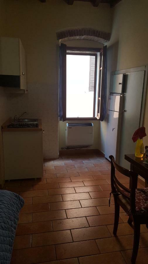Appartement Via Della Posterna à Spolète Extérieur photo