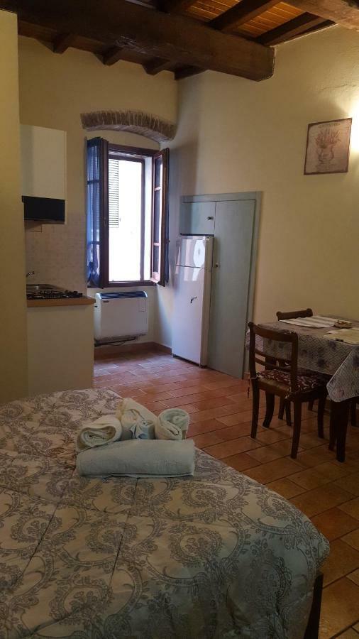 Appartement Via Della Posterna à Spolète Extérieur photo